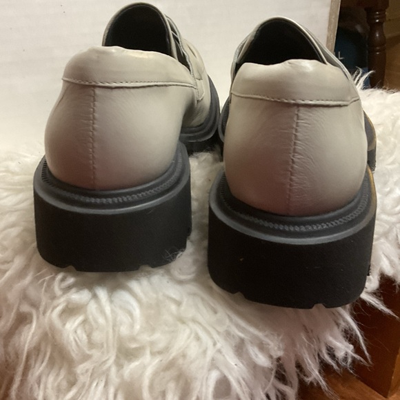 Miz Mooz Neutral leather lug sole loafers
40 - Picture 8 of 13